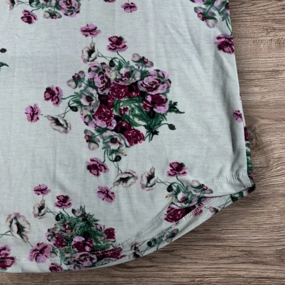 LuLaRoe 3/4 Sleeve Chic Floral Raglan Tunic - Green and Pink - Picture 5 of 9